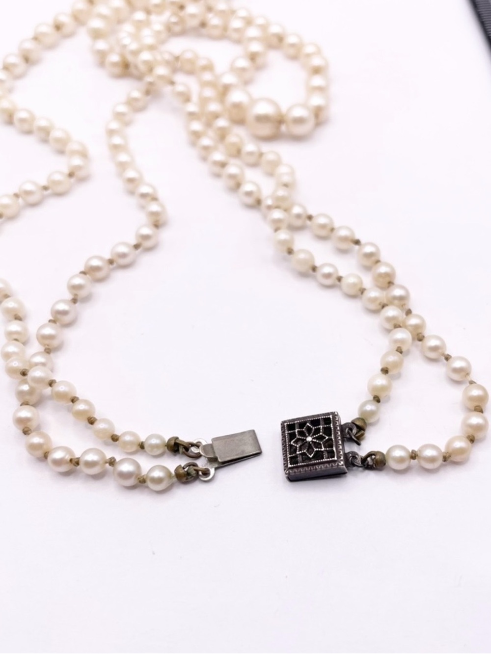 Vintage Classic Double Strand Pearl Necklace - Picture 8 of 10
